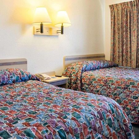 Rodeway Inn Columbus Eksteriør billede