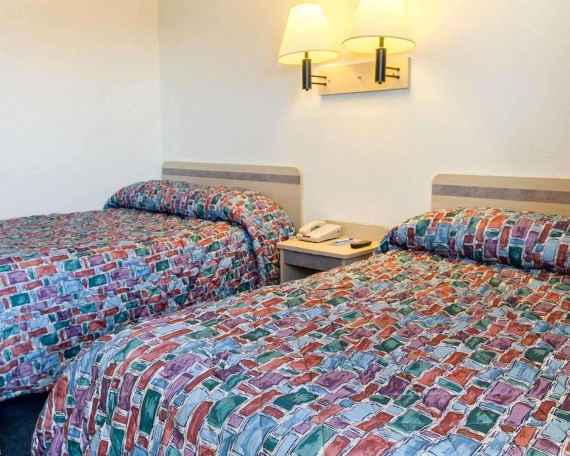 Rodeway Inn Columbus Eksteriør billede
