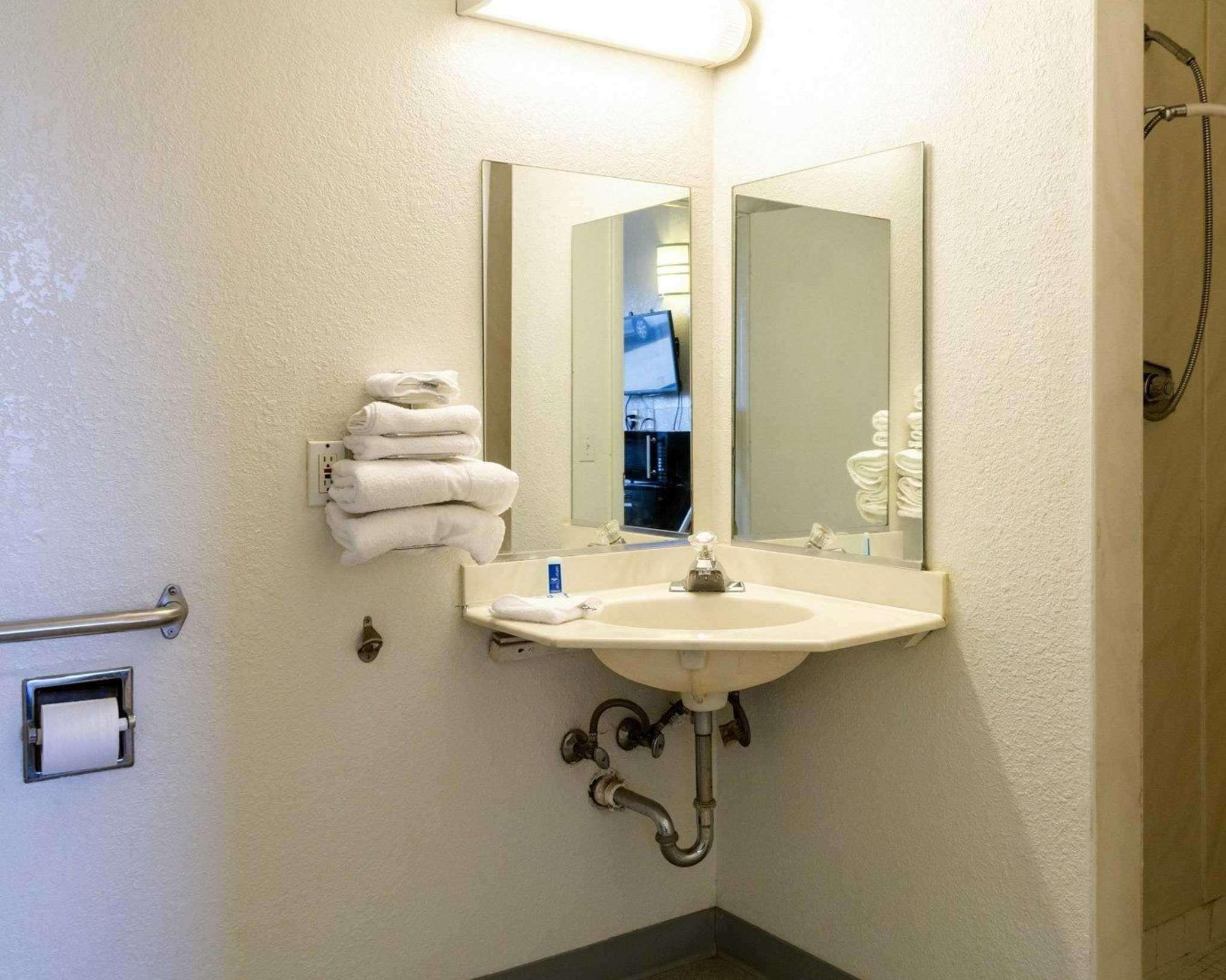 Rodeway Inn Columbus Eksteriør billede
